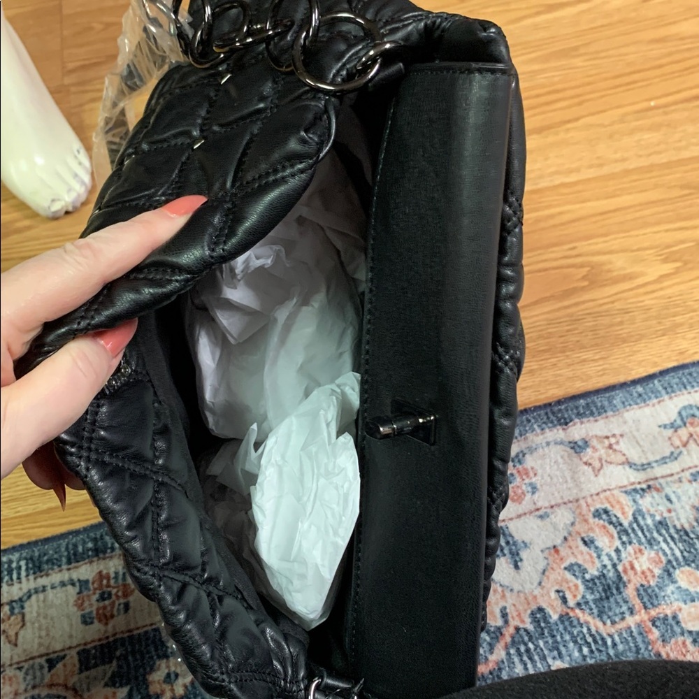 Gilda Paris Elegant Black Quilted Women's Bag waffle chain new - Picture 6 of 6